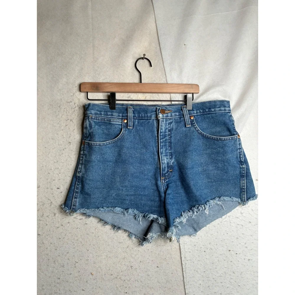 Wrangler 13MWZ Cowboy Cut Denim Shorts Medium Wash Raw Hem Blue Mens 30